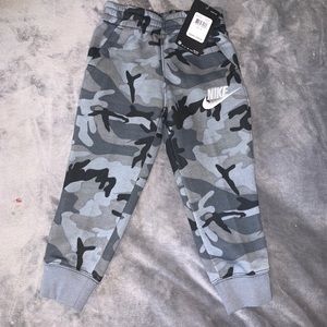 Nike sweatpants for kid’s